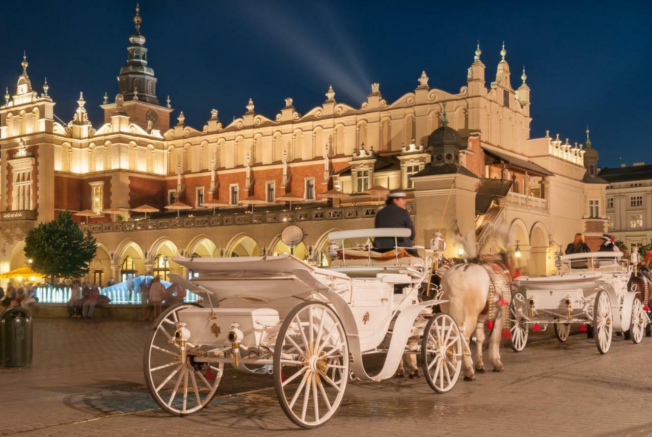 Leo Apartments Main Square Krakow Exterior photo